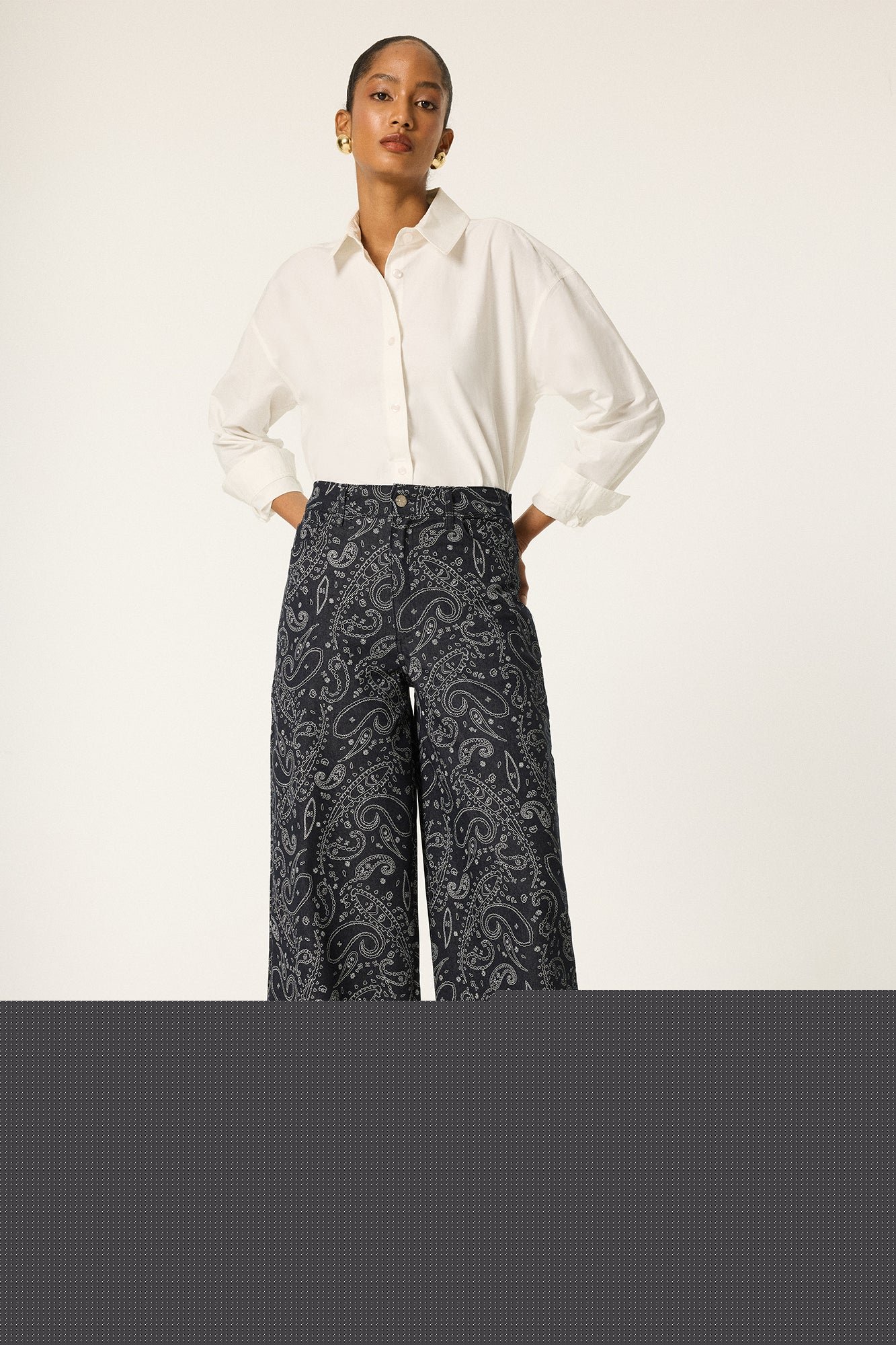 PAISLEY PATTERNED LIGHTWEIGHT GABARDINE PANTS