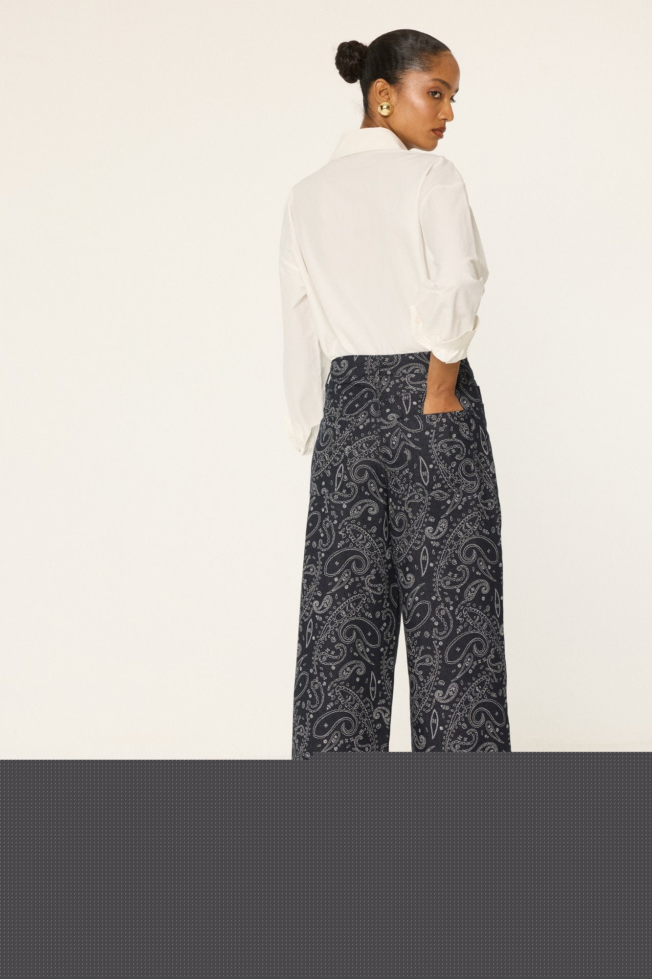 PAISLEY PATTERNED LIGHTWEIGHT GABARDINE PANTS