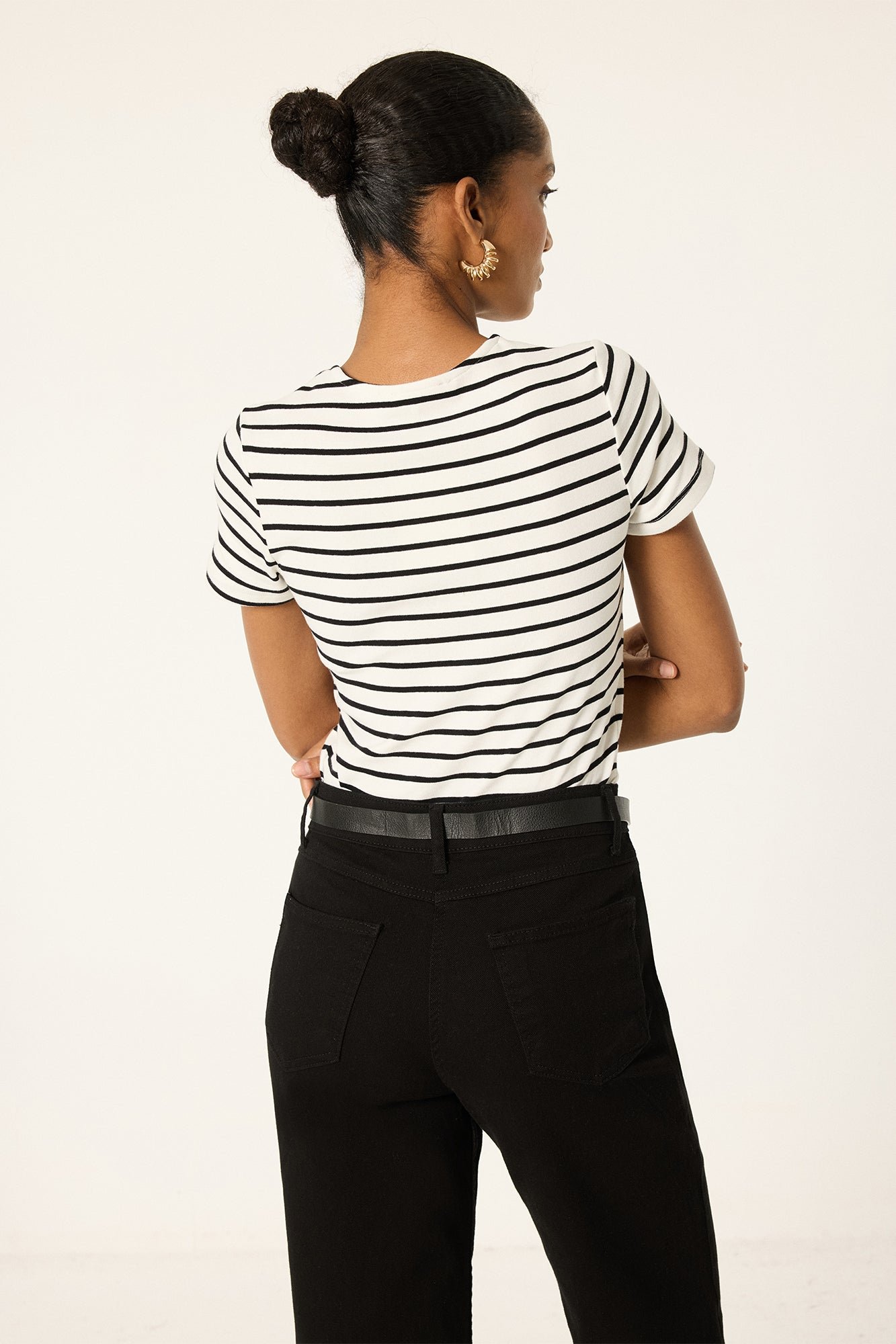 DOUBLE LAYER BASIC STRIPED T-SHIRT
