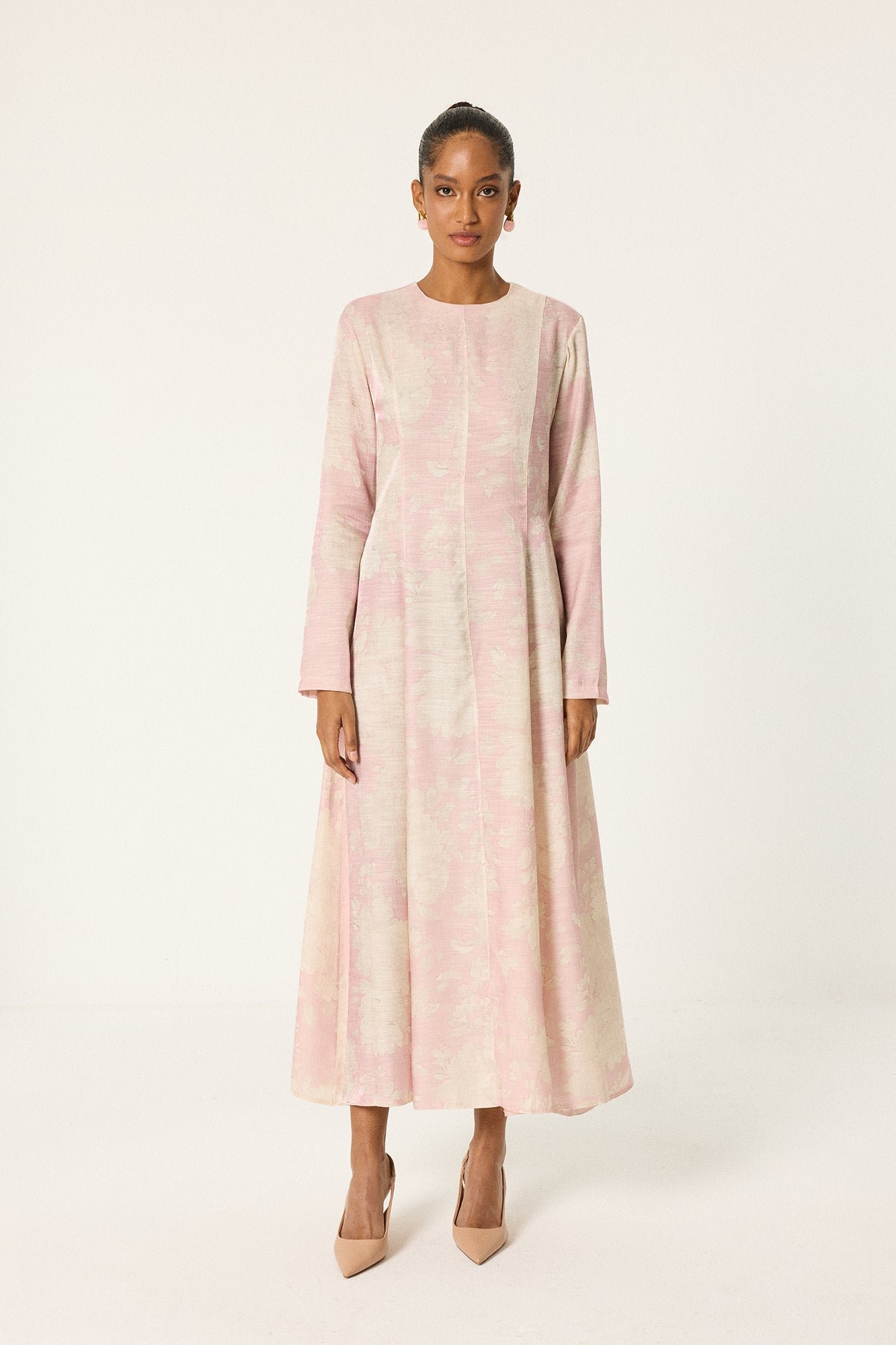 PATTERNED DRESS WITH BINDING BELTS