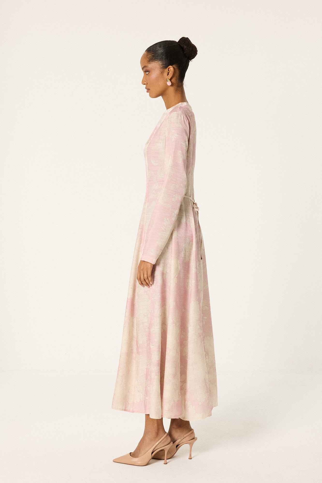 PATTERNED DRESS WITH BINDING BELTS