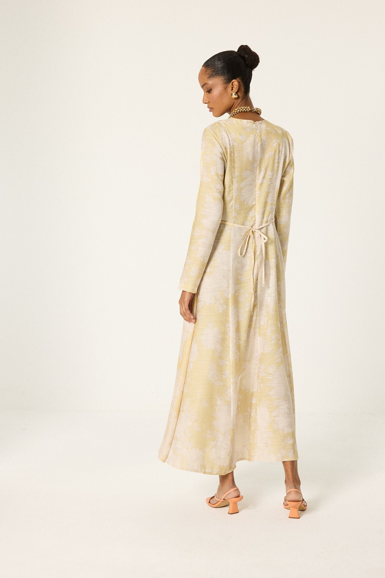 PATTERNED DRESS WITH BINDING BELTS