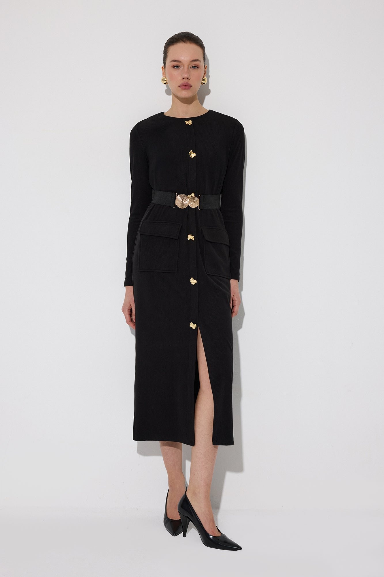 KNITTED DRESS WITH GOLD BUTTONS AND BELT